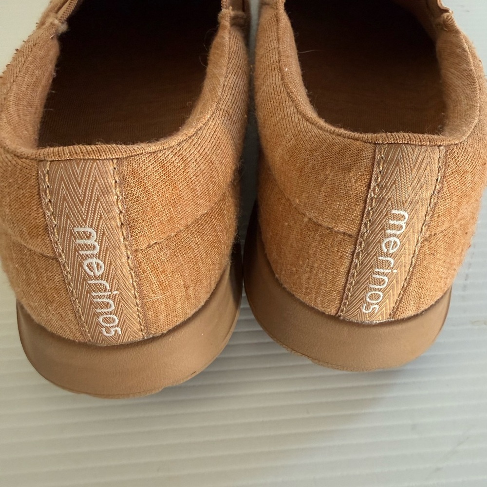 MERINOS Tan Slip-Ons - Picture 3 of 7